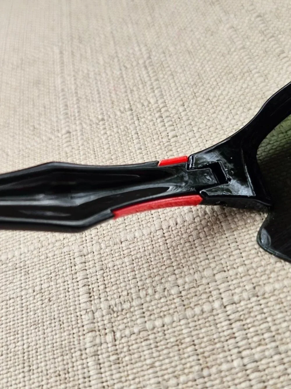 Men Fashion Sunglasses Mirror Lenses Black/Red Plastic Frame Wrap style Eyewear